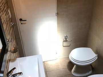 Venta de  Dúplex en Villa Luzuriaga