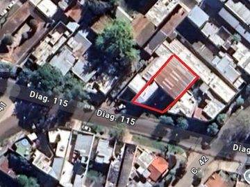 Galpón  con  2 departamentos en Zona Hipódromo, La  Plata
