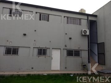Galpón  con  2 departamentos en Zona Hipódromo, La  Plata