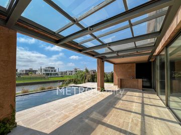Casa en venta con 4 suites y salida al Río en El Yacht, Nordelta