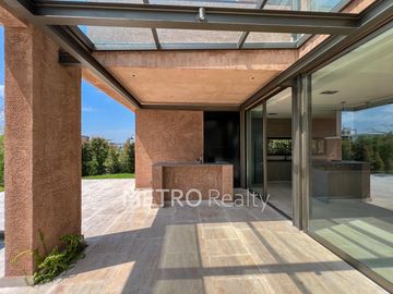 Casa en venta con 4 suites y salida al Río en El Yacht, Nordelta