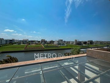 Casa en venta con 4 suites y salida al Río en El Yacht, Nordelta