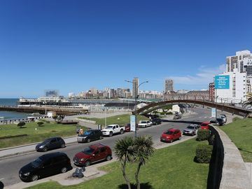 Venta departamento 4 ambientes a estrenar zona La Perla vista al mar con cochera