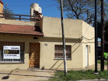 BRASIL 494 - CASA 4 AMBIENTES - VILLA MARTELLI - VENDE