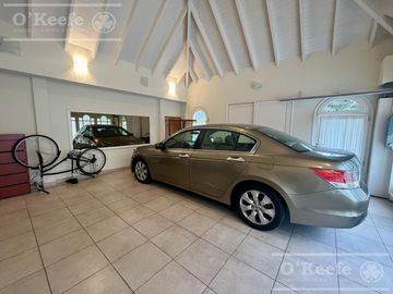 Casa  en venta sobre lote en esquina en  Abril Club de Campo, Guillermo Hudson - Apto Credito