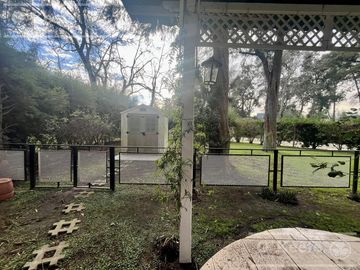 Casa  en venta sobre lote en esquina en  Abril Club de Campo, Guillermo Hudson - Apto Credito