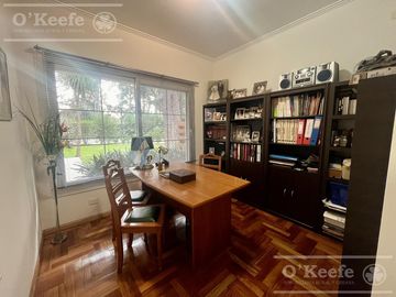 Casa  en venta sobre lote en esquina en  Abril Club de Campo, Guillermo Hudson - Apto Credito