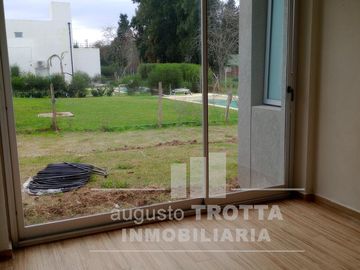 CASA A ESTRENAR  EN UNA PLANTA