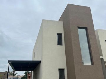 Casa 4 ambientes con piscina a estrenar en venta - Hudson Park