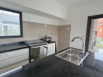 Casa 4 ambientes con piscina a estrenar en venta - Hudson Park