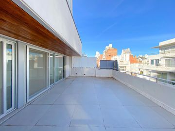 Triplex de 3 Dormitorios en la Mejor Zona de la Ciudad Guemes 2000