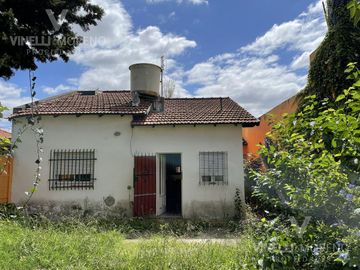 Casa buena ubicacion y con jardin