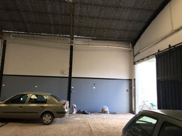 Galpón con Oficinas Departamentos en Venta La Plata