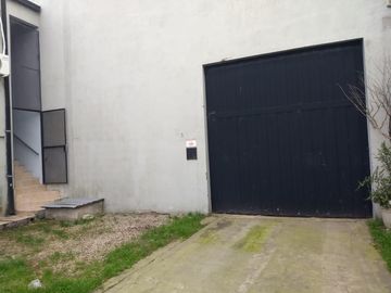 Galpón con Oficinas Departamentos en Venta La Plata