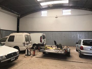 Galpón con Oficinas Departamentos en Venta La Plata