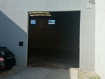 Galpón con Oficinas Departamentos en Venta La Plata