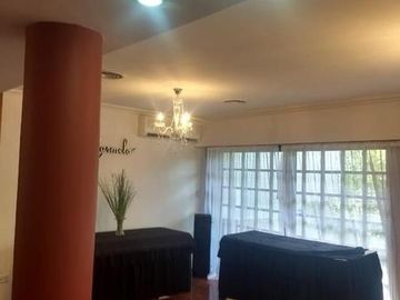 Salta 2600, Casa Tipo Chalet, Muy Lujosa, San Justo, 660m