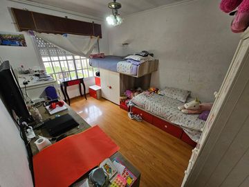 CASA 3 AMB. CON FONDO LIBRE