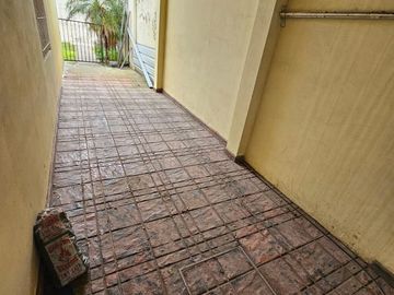CASA 3 AMB. CON FONDO LIBRE