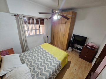 CASA 3 AMB. CON FONDO LIBRE