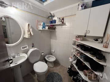Venta de casa de 6 ambientes con cochera y piscina en Sarandí