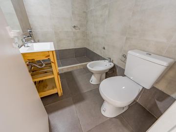 VENTA - Departamento reciclado - 2 Dormitorios - 2 Baños- Centro, Rosario