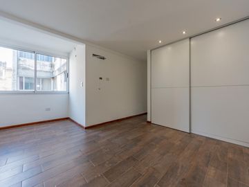 VENTA - Departamento reciclado - 2 Dormitorios - 2 Baños- Centro, Rosario