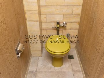 Hermoso piso de 4 Ambientes con dependencia, escritorio, baulera y cochera