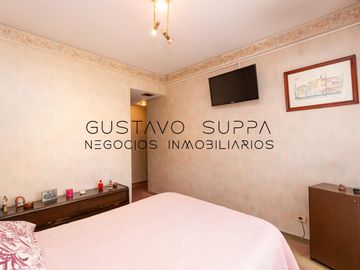 Hermoso piso de 4 Ambientes con dependencia, escritorio, baulera y cochera