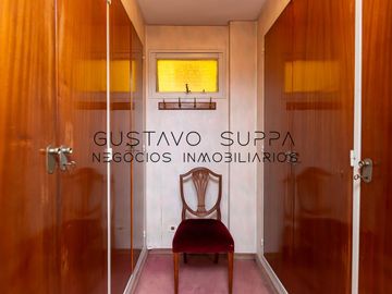 Hermoso piso de 4 Ambientes con dependencia, escritorio, baulera y cochera
