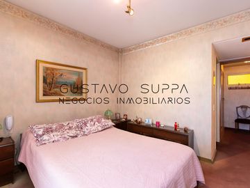 Hermoso piso de 4 Ambientes con dependencia, escritorio, baulera y cochera
