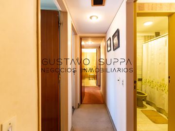 Hermoso piso de 4 Ambientes con dependencia, escritorio, baulera y cochera
