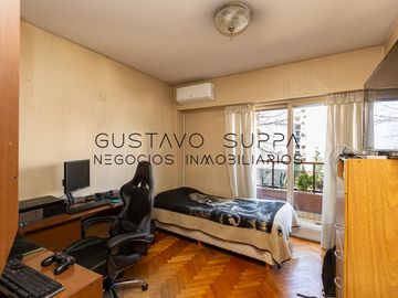 Hermoso piso de 4 Ambientes con dependencia, escritorio, baulera y cochera