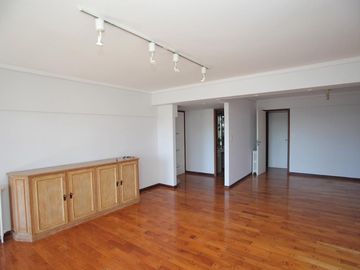 Muy buen departamento en venta en Martinez - 3 dormitorios - 2 cocheras