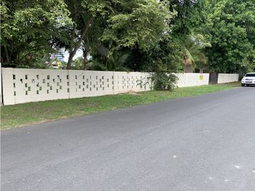 Se Vende Casa en Coronado A Pasos de la Playa