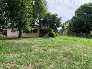 Se Vende Casa en Coronado A Pasos de la Playa