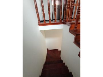 LOS OLIVOS VENTA DE HERMOSA Y AMPLIA CASA EN LOS OLIVOS