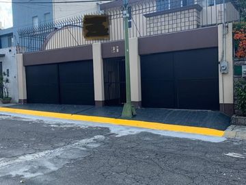 CASA EN VENTA EN INSURGENTES CUICUILCO DE 650M2