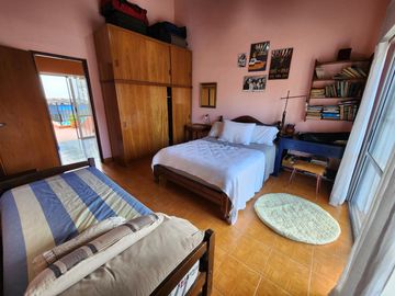 Venta casa de 5 ambientes con cochera en Wilde