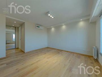 VENTA DEPARTAMENTO PISO EXCLUSIVO DE 3 DORMITORIOS CON BALCÓN Y AMENITIES ZONA RIO