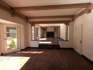 CASA A LA VENTA EN MARTINEZ DE 4 DORMITORIOS - AV LIBERTADOR AL RIO - VIEYES 1200