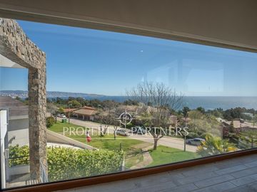 Casa con amplia vista en Jardín del Mar