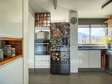 Duplex, vista despejada y cercano a colegios.
