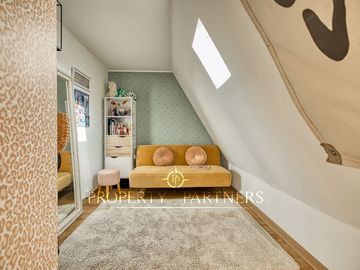 Duplex, vista despejada y cercano a colegios.