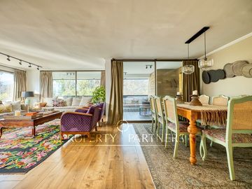Duplex, vista despejada y cercano a colegios.