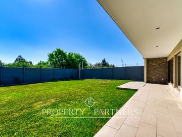 Lo Arcaya, gran terreno con dos casas independientes cada una con jardín. Agua propia