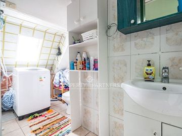 Gran Casa de 4 Niveles con Potencial Comercial en una Amplio terreno en La Serena