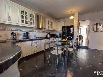 Casa en  Venta frente Parque las Leyendas San MIguel 246mt2