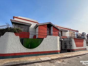 Casa en  Venta frente Parque las Leyendas San MIguel 246mt2