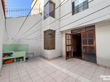 Casa en  Venta frente Parque las Leyendas San MIguel 246mt2